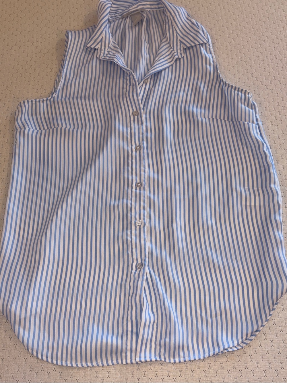 H&M Women’s Size 10 Blue and White Striped Sleeveless Shirt